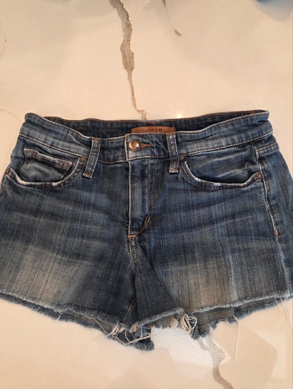 Joe’s Jeans Denim Cutoff Shorts 27 Medium Wash Raw Hem Y2K Grunge Western Beachy